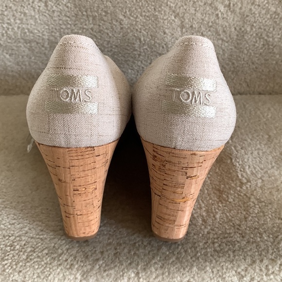 NWT/NIB TOMS CLASSIC WEDGE SLIP-ON - Picture 4 of 6